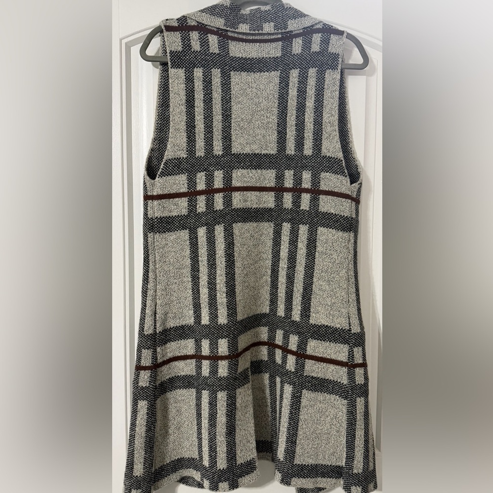 Plaid Open-Front Women's Sweater Vest - Picture 2 of 3